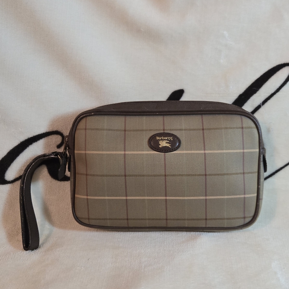 💯 Authentic Vintage Burberrys Clutch/Wristlet/Pouch